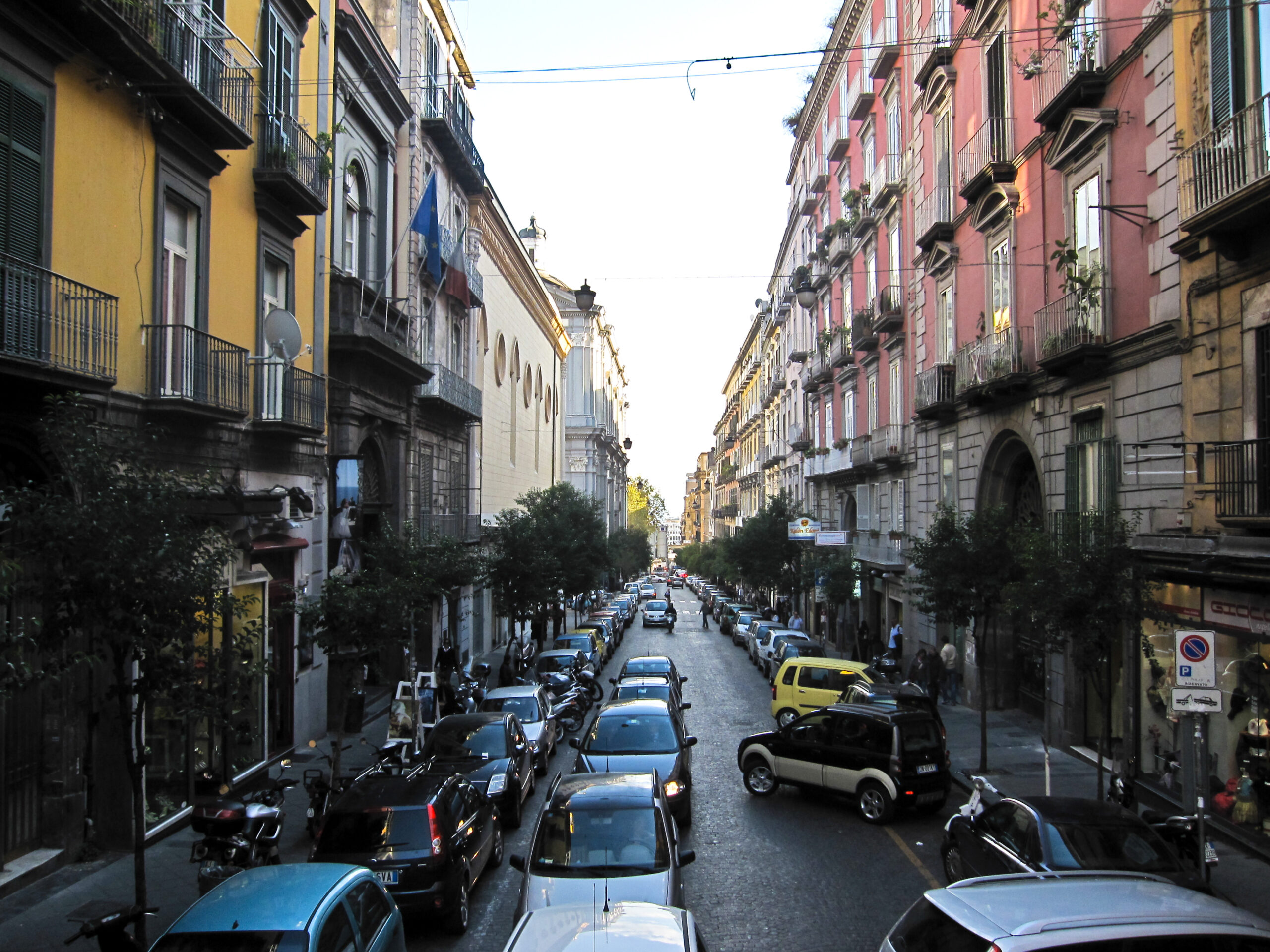 Napoli-Via_Duomo